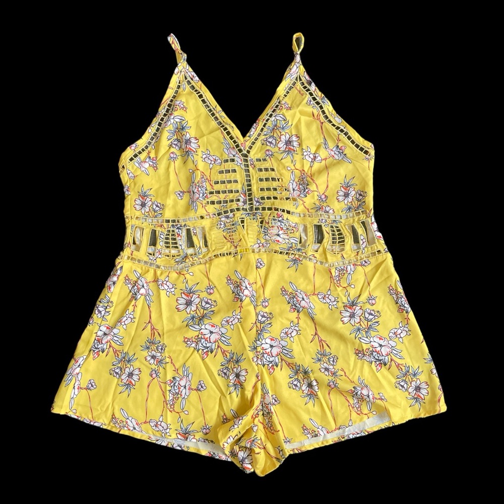 YOINS V-neck Backless Romper With Body Cut Outs size Large